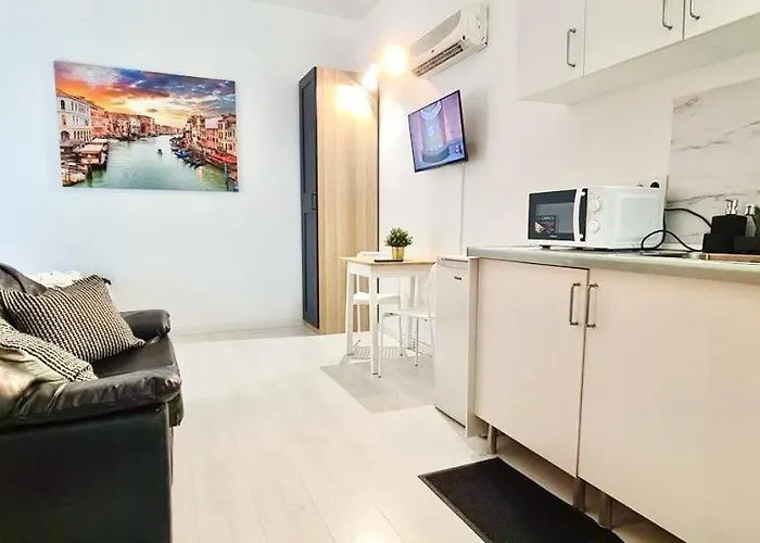 Oshun Sanchinarro II Seasonal Living Loft